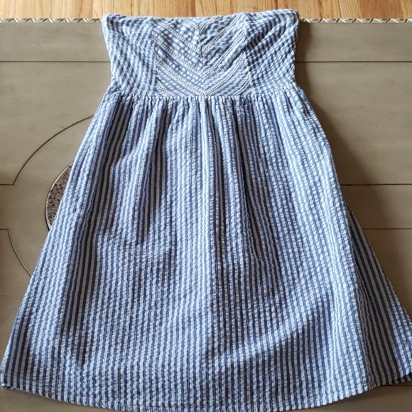 Old Navy Dresses & Skirts - Old Navy strapless summer dress